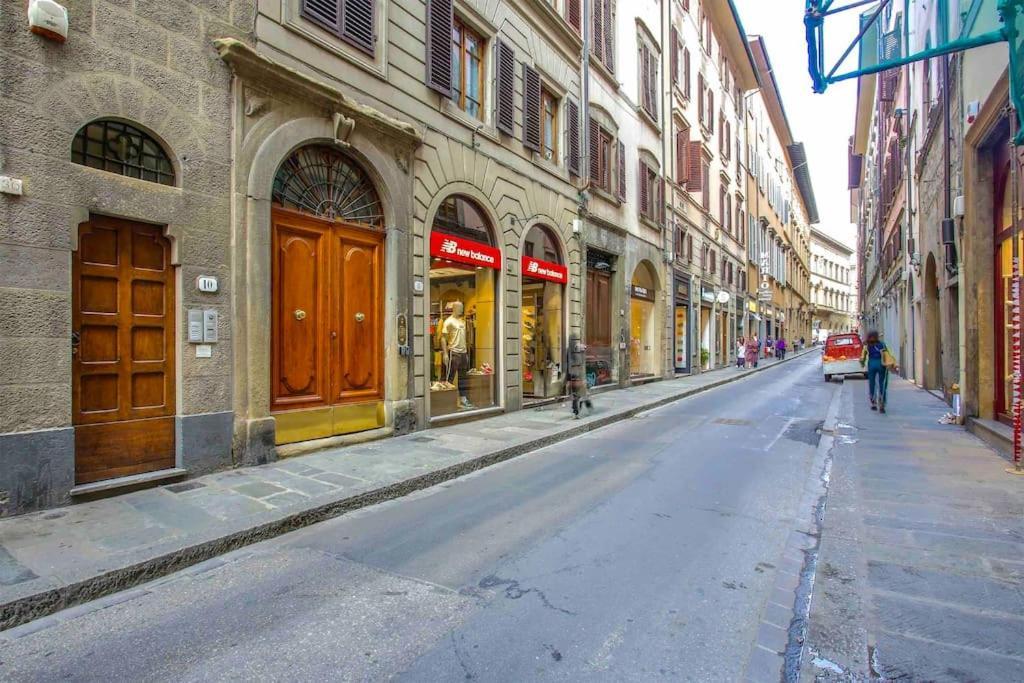 “Gem In Luxurious Street” Wi-Fi Apartment Florence Luaran gambar